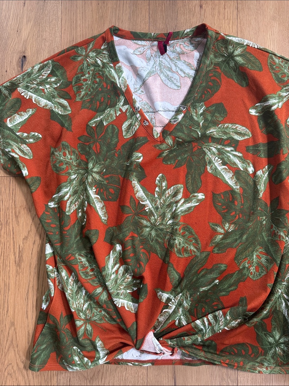 V-Neck Tropical Print Short Sleeve Tee - Orange/Green.  sku 353